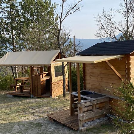 Camping Les Hauts De Rosans Екстериор снимка