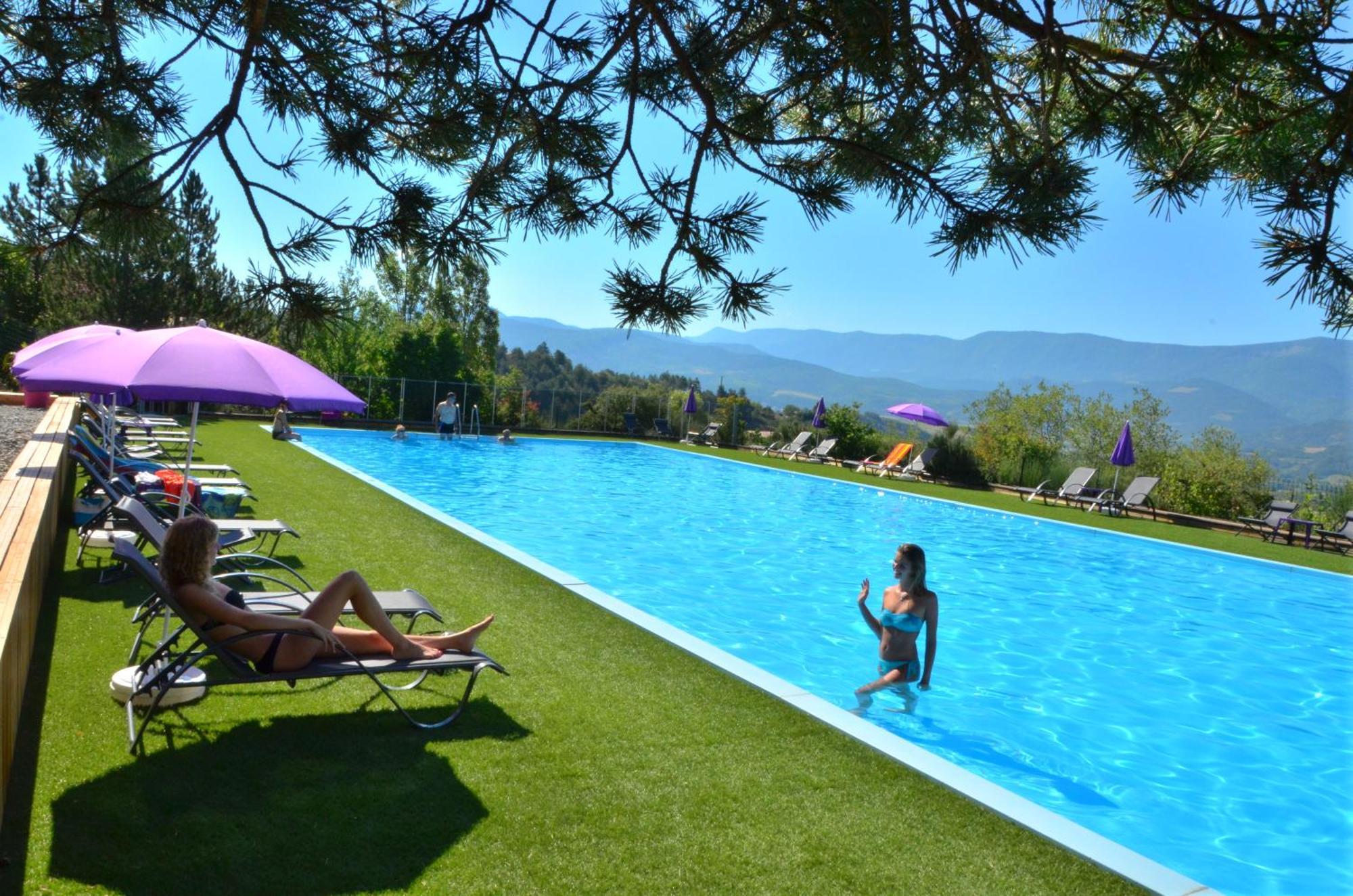 Camping Les Hauts De Rosans Екстериор снимка